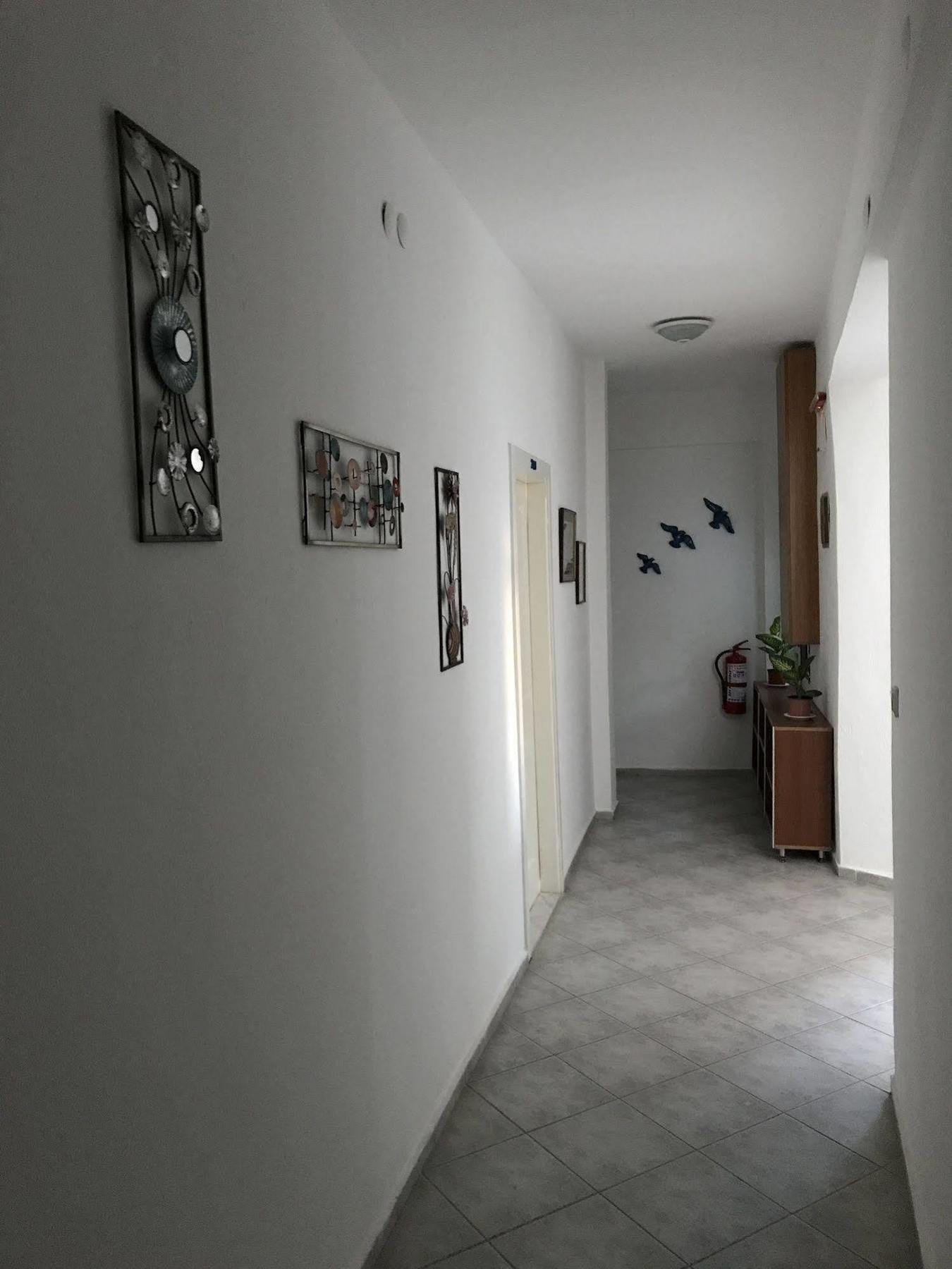 Oda ve Kahvaltı Tay