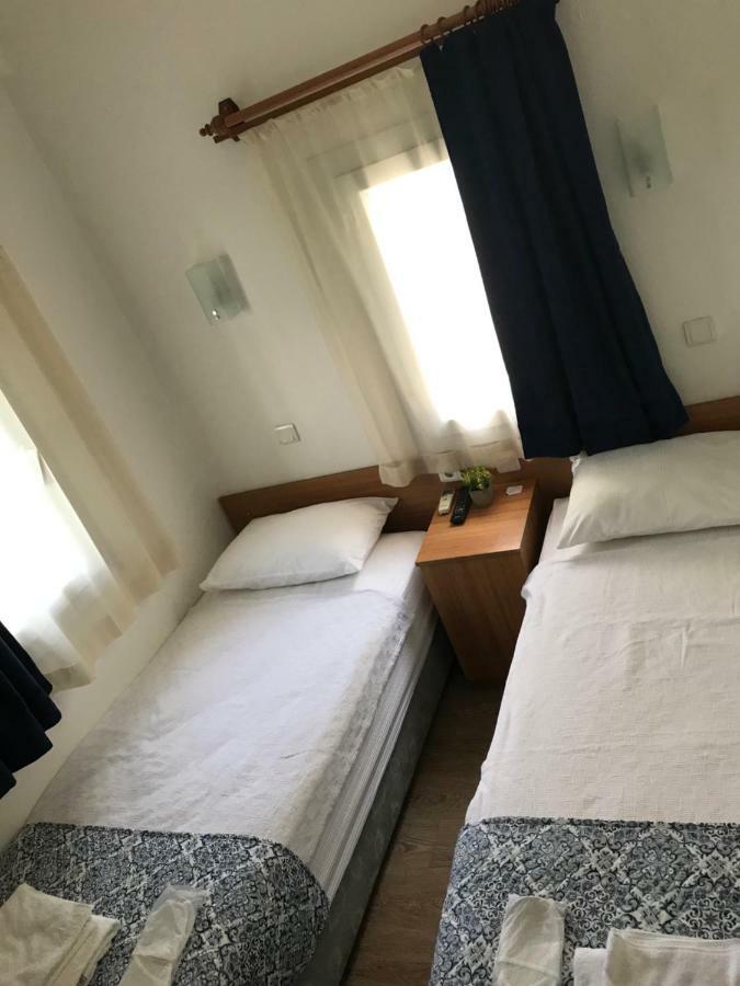 Oda ve Kahvaltı Tay